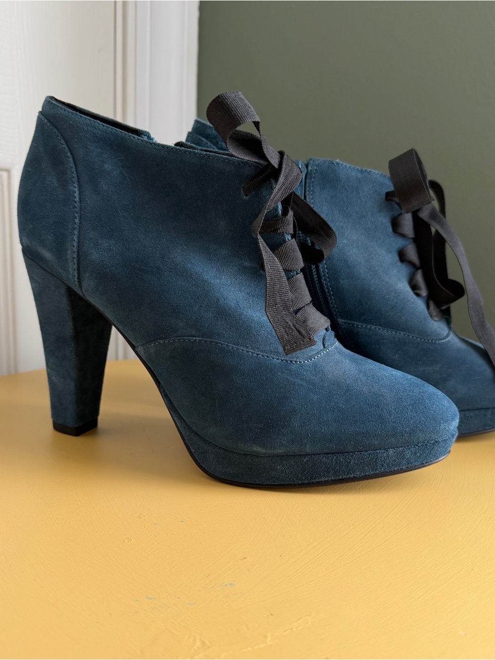 NWOT Boden Navy Suede Lace-Up Platform Booties Size 39